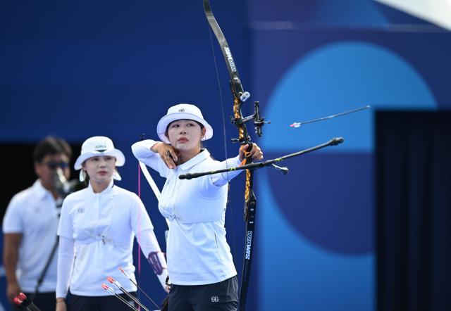 1722216348444056101.jpg 巴黎奥运会丨射箭——女子团体:中国队获得亚军XxjpseC008600_20240729_MVPFN0A001.jpg