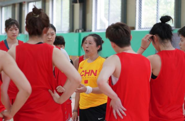 九游体育网页版-李月汝黄思静领衔！女篮备战亚运首场热身赛战澳洲