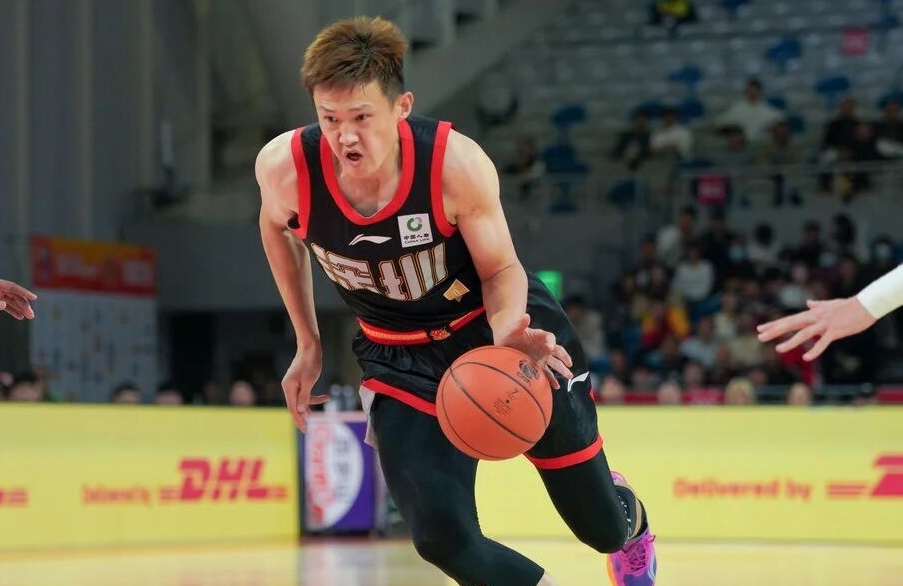 体育app下载官网-周鹏1000三分里程碑CBA历史第14人 深圳大胜同曦夺4连胜